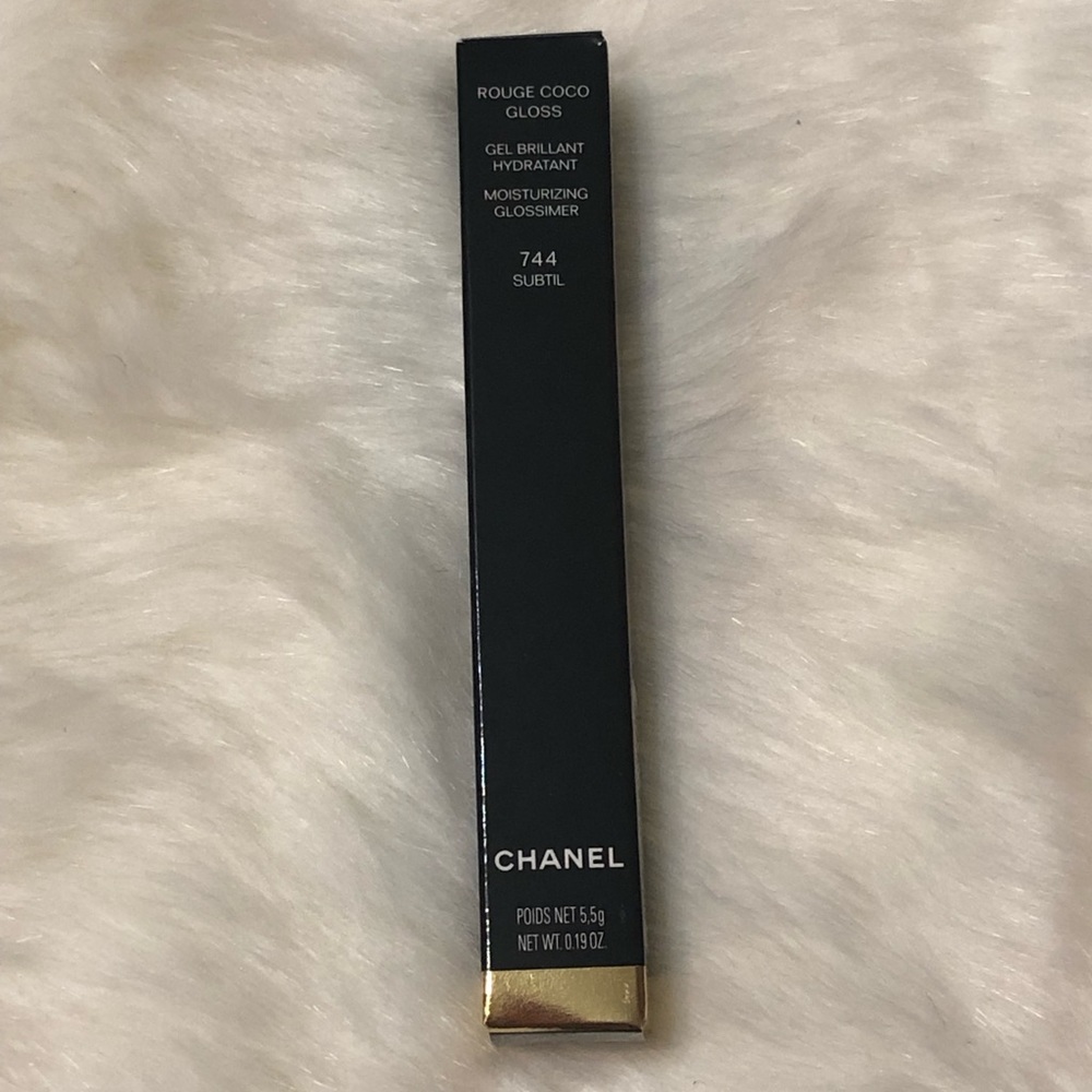 CHANEL Rouge Coco Lip Gloss in Subtil 744